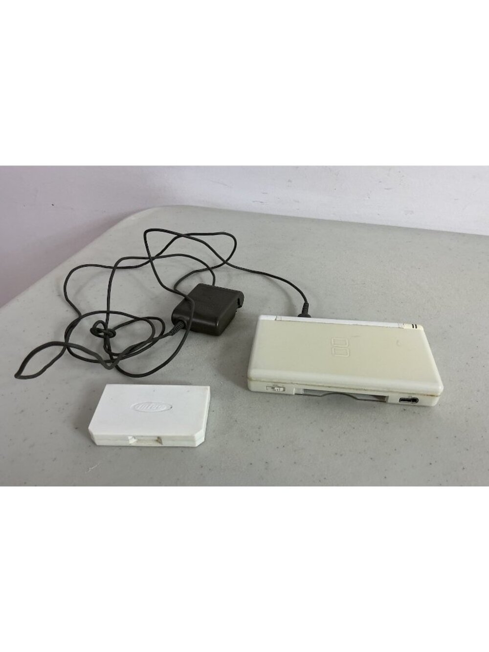 Nintendo DS Lite Console with charger + 3 Games Tested Works